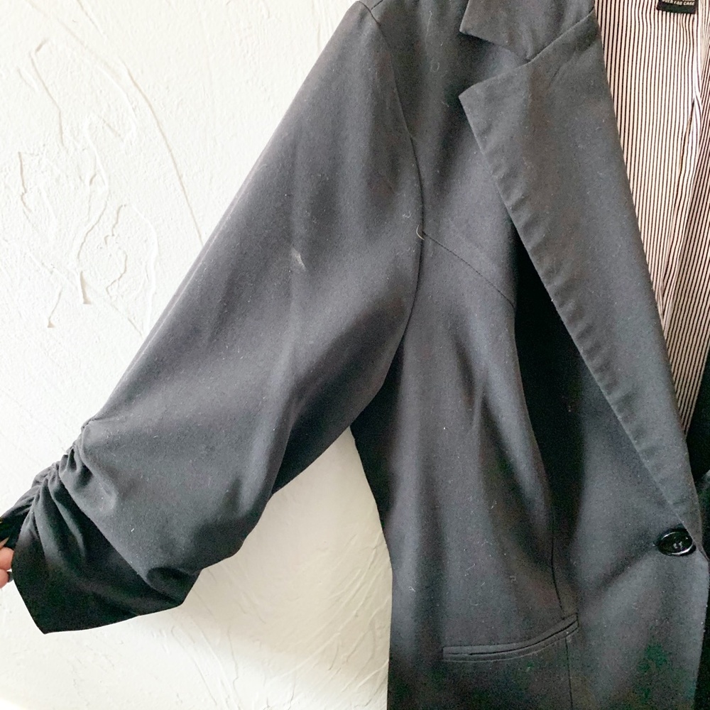 Torrid Deluxe Black Ruched Sleeve Ponte Blazer - Picture 2 of 5